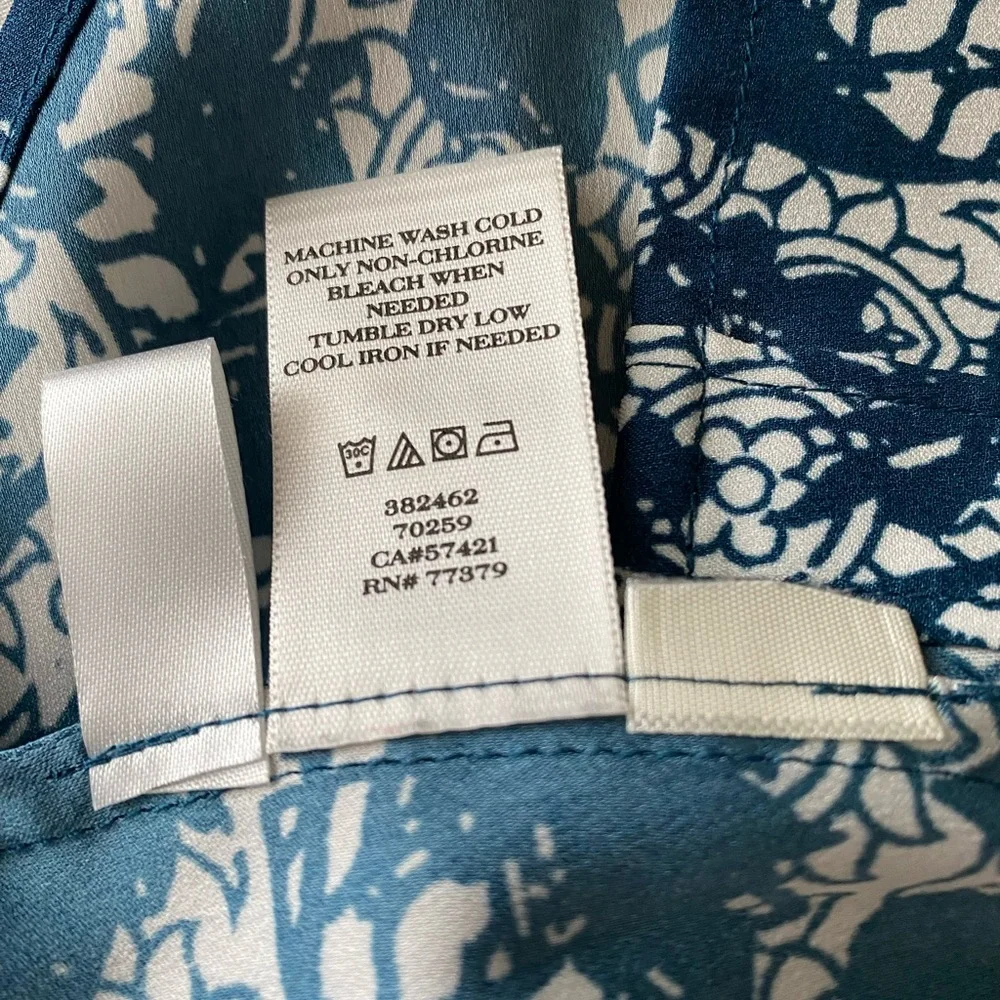 Ann Taylor button down blouse, Size M - Picture 6 of 6